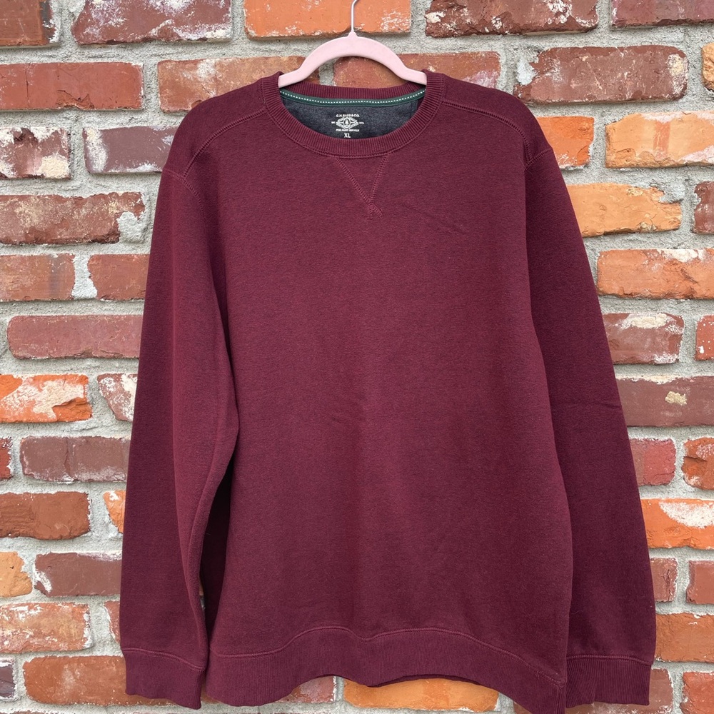 G.H. Bass & Co. Men's Garnet Crewneck Sweater